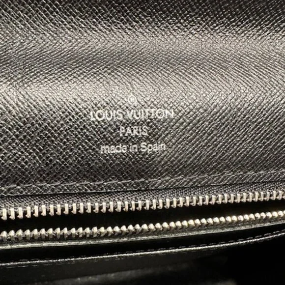 Louis Vuitton LV Black Taiga Leather Selenga Clutch Wristlet + COA - Picture 8 of 13